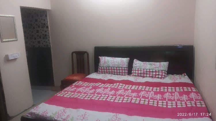 Pg for girls in Punjabi Bagh