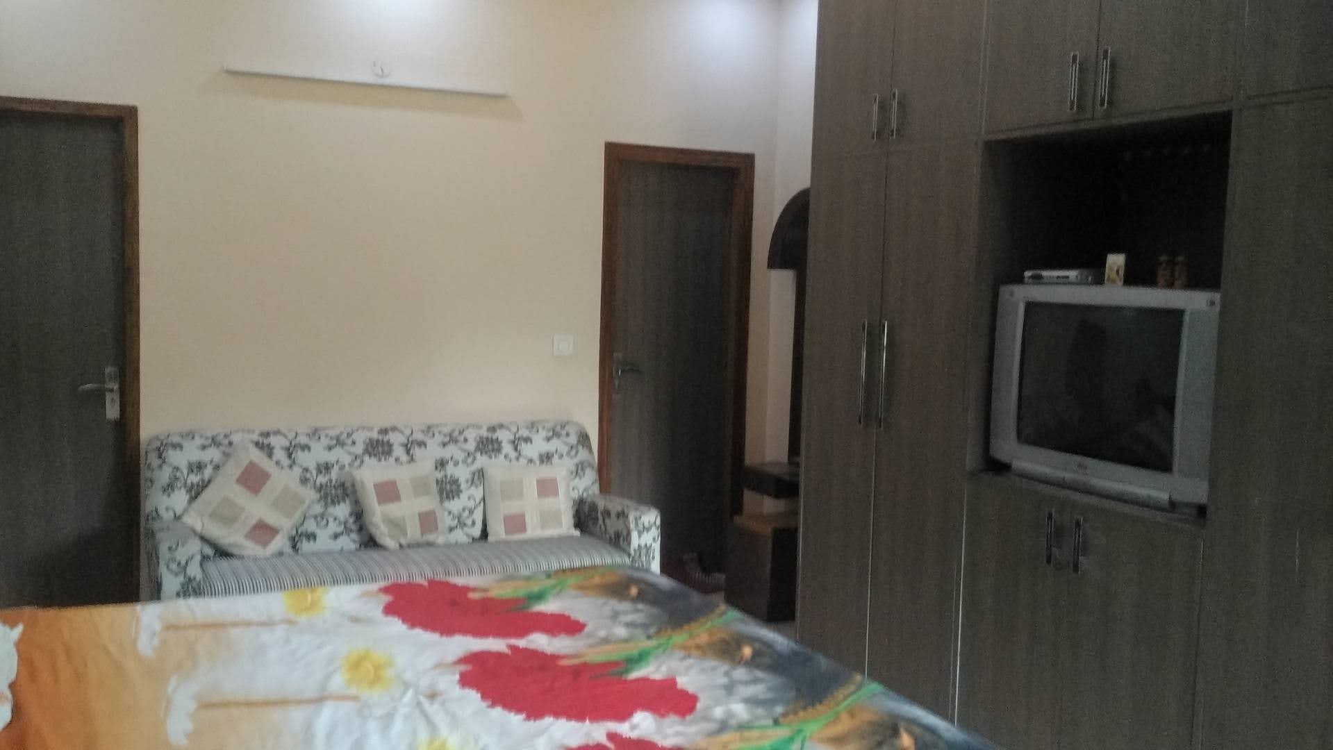 Pg for girls in Punjabi Bagh