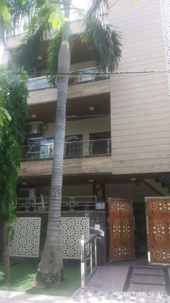 Pg for girls in Punjabi Bagh